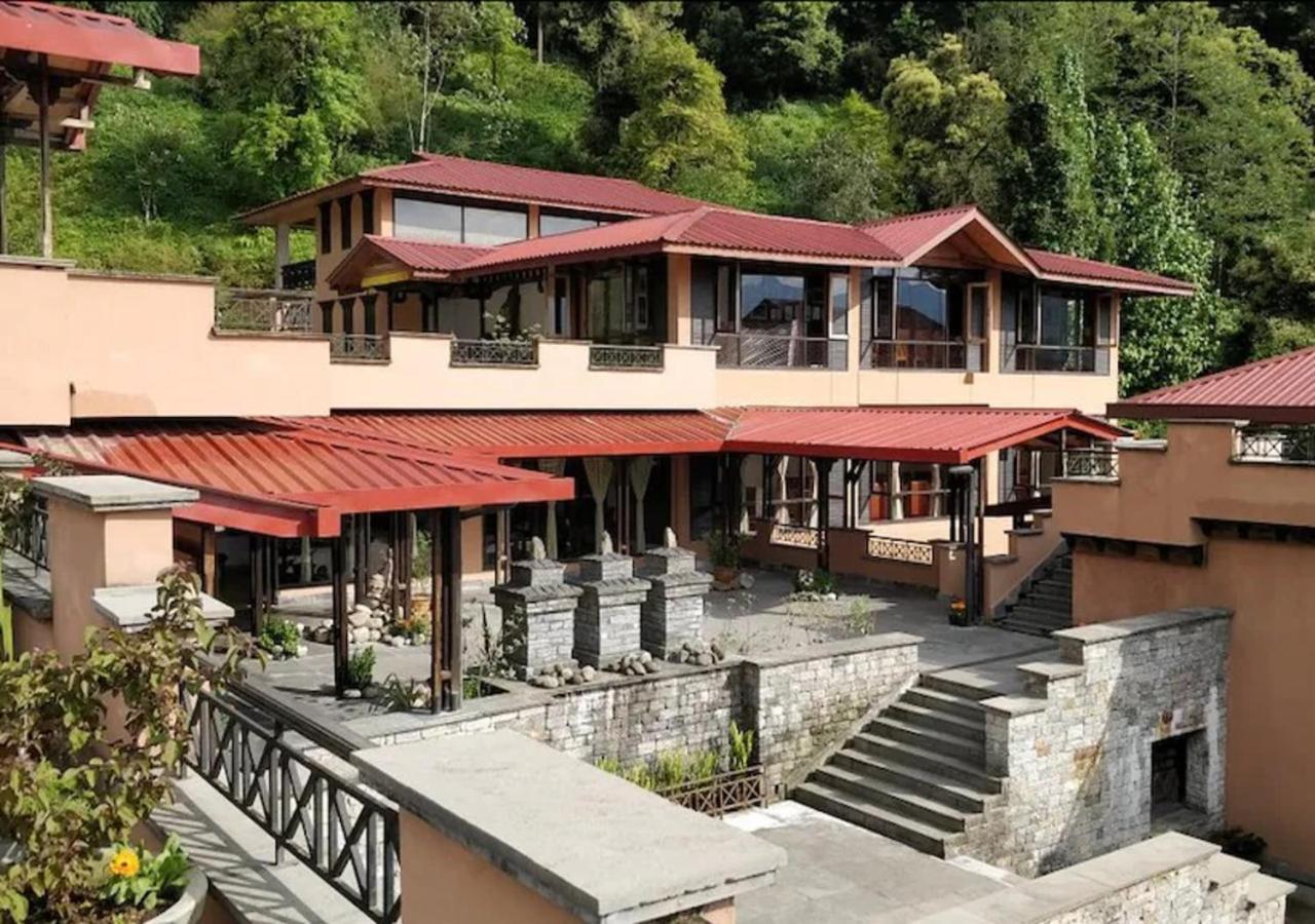 The Chumbi Mountain Retreat & Spa Hotel Pelling Exterior photo