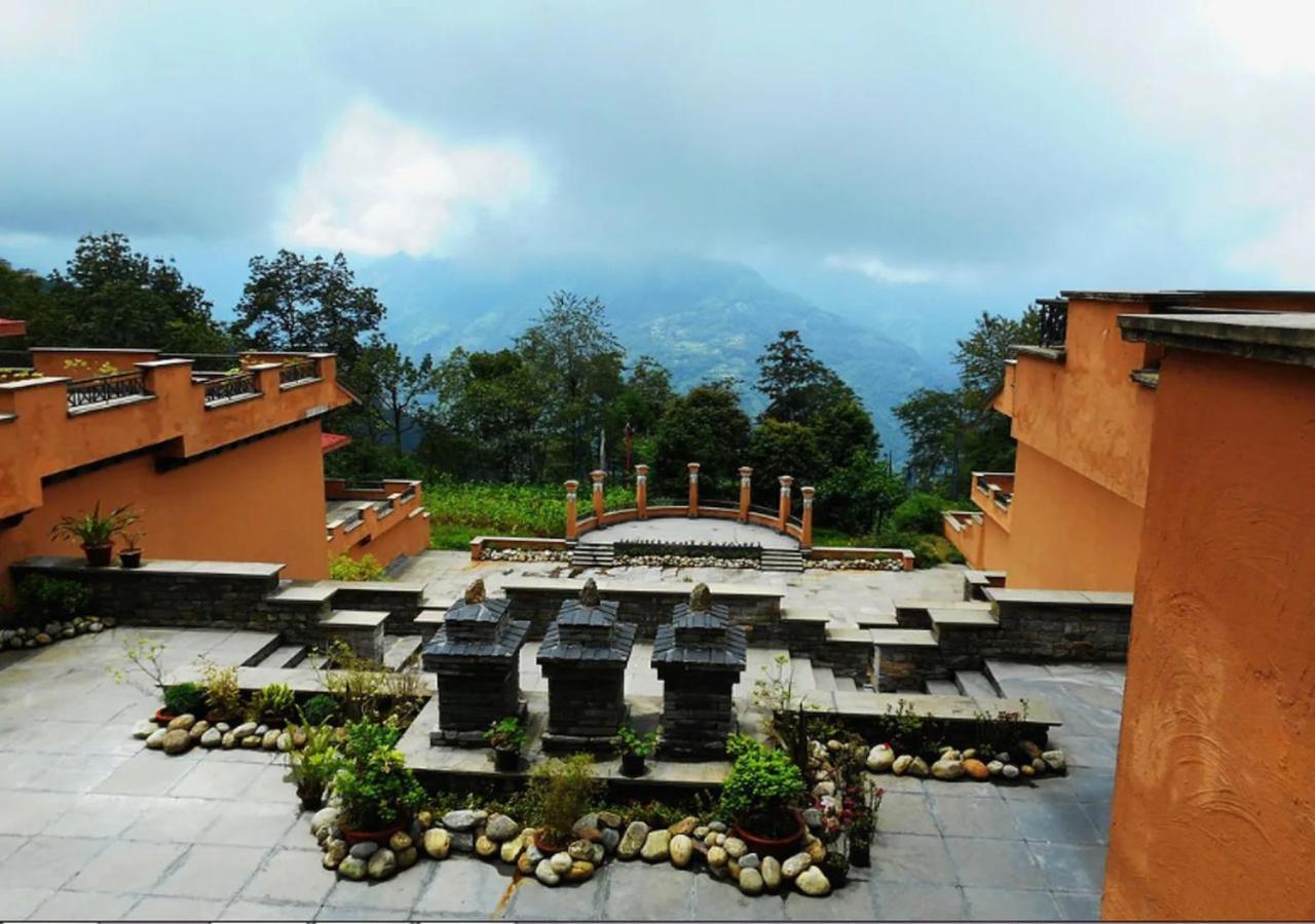 The Chumbi Mountain Retreat & Spa Hotel Pelling Exterior photo