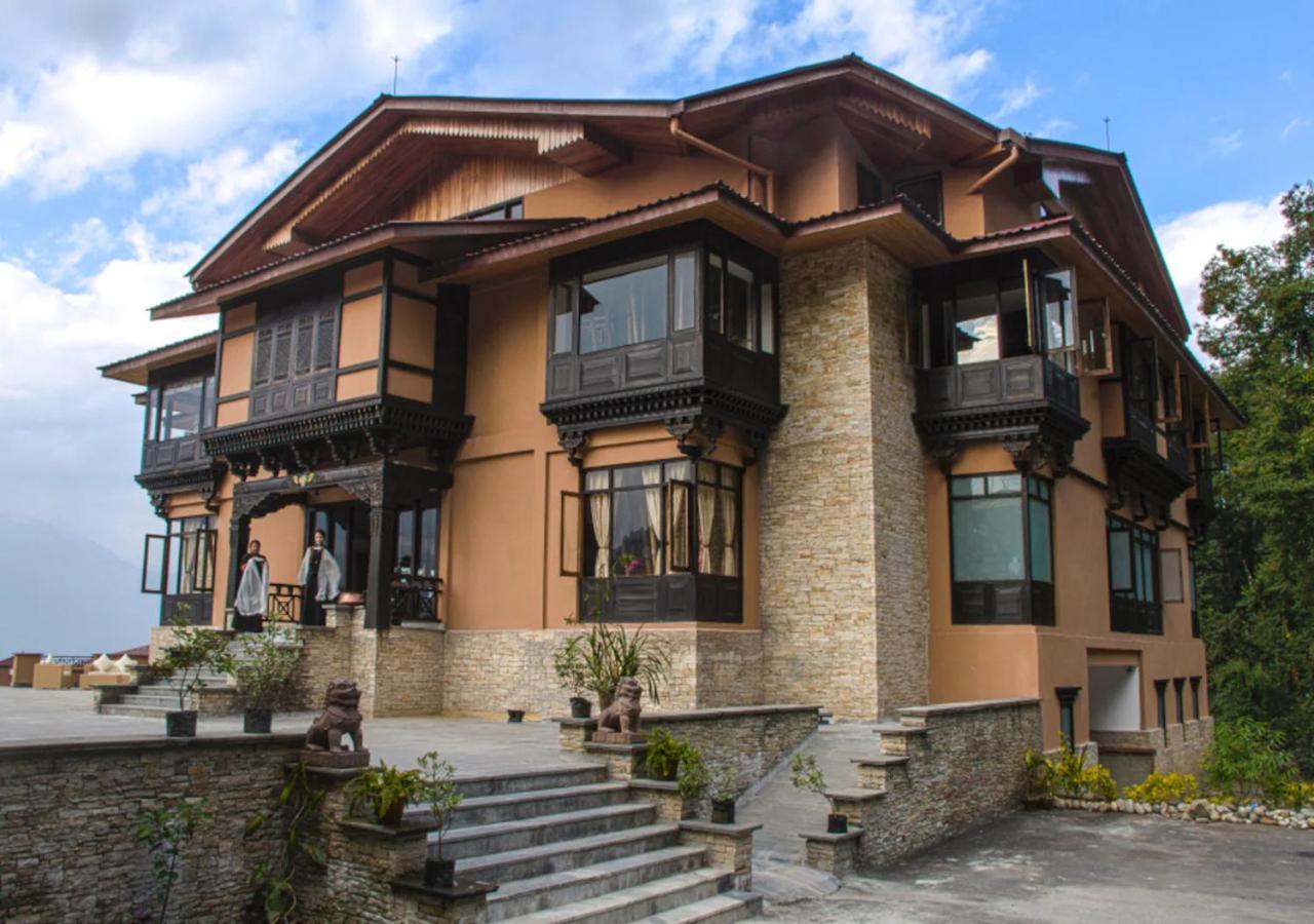 The Chumbi Mountain Retreat & Spa Hotel Pelling Exterior photo