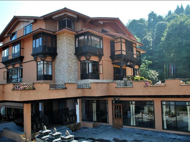 The Chumbi Mountain Retreat & Spa Hotel Pelling Exterior photo