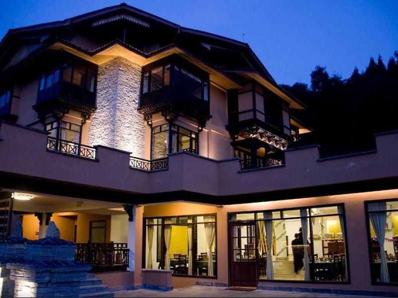 The Chumbi Mountain Retreat & Spa Hotel Pelling Exterior photo